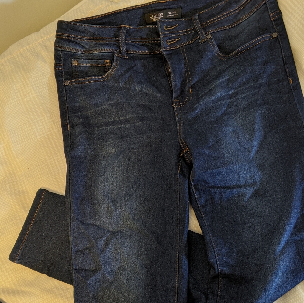 Jeans - Picture 2 of 3